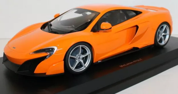 Kyosho Mclaren 675lt 2015 1:18 09541P