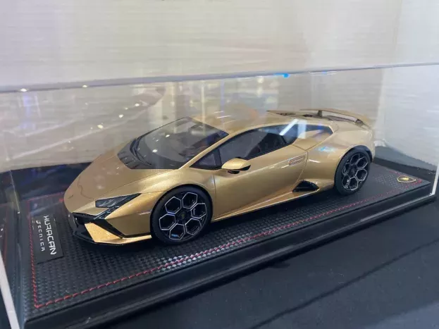 MR Models Lamborghini Huracan Tecnica 2022 Con Vetrina With Showcase 1:18 LAMBO054SE6