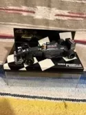 MINICHAMPS 1:43 Sauber Mercedes C13 Karl Wendlinger 430940029