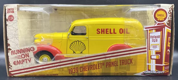 Greenlight Chevrolet Panel Van Truck Shell Oil 1939 1:24 18237
