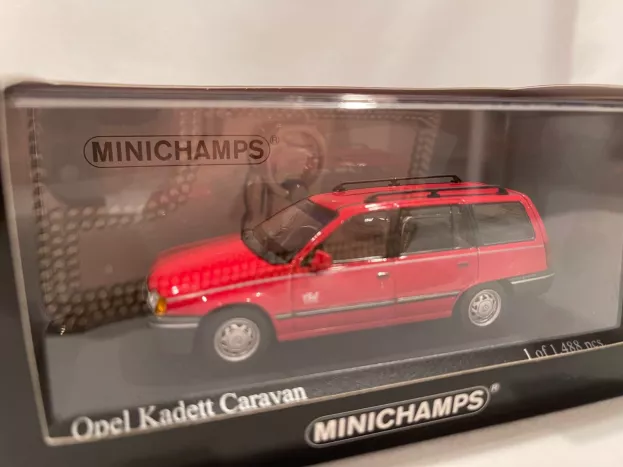 Minichamps Opel Kadett E Caravan Club Station Wagon 1989 1:43 400045910