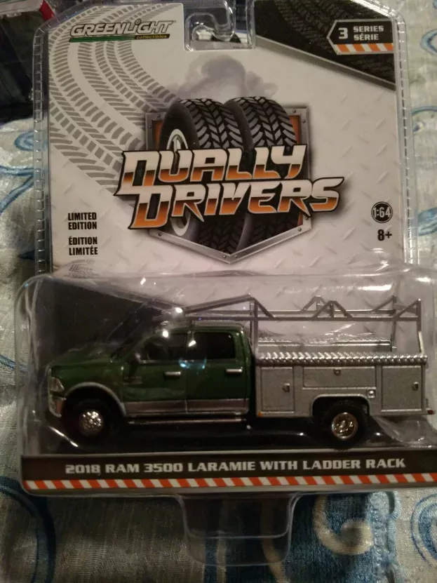 Greenlight Dodge Ram 3500 Pick-up Laramie With Ladder Rack 2018 1:64 46030C