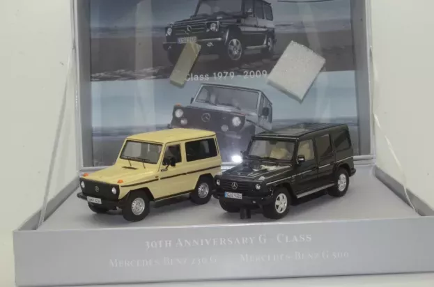 Spark Mercedes 2x G-class 30th Anniversary 230g + G500 1:43 B66960608