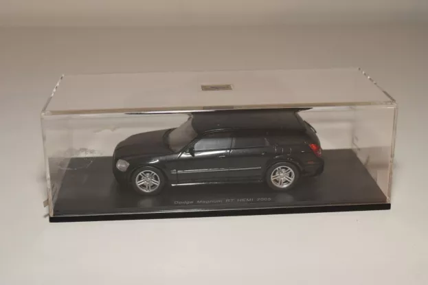 Spark Dodge Magnum Rt Hemi Station Wagon 2005 1:43 S0852