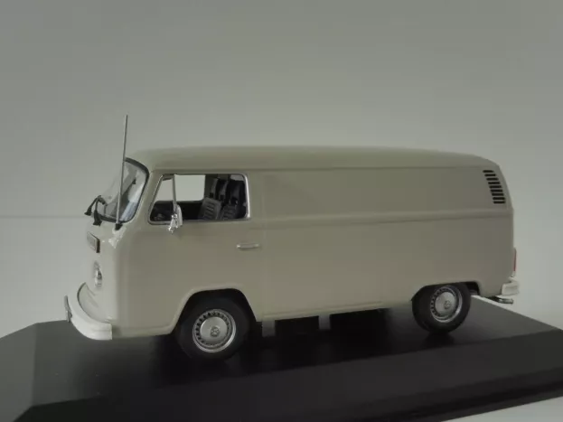 Minichamps Volkswagen T2 Van 1972 1:43 940053060