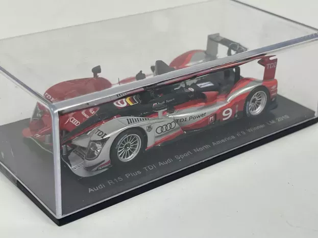 Spark Audi R15 Tdi Plus 5.5l Turbo V10 Diesel Team Audi Sport North America N 9 Winner 24h Le Mans 2010 Romain Dumas Timo Bernhard Mike Rockenfeller 1:43 43LM10
