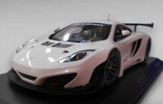 Minichamps Mclaren Mp4-12c Gt3 Street 2013 1:18 151121394