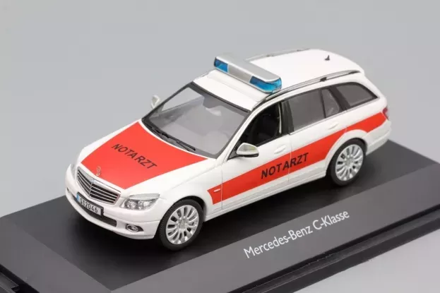 Schuco Mercedes C-class Station Wagon Notarzt 1:43 04943