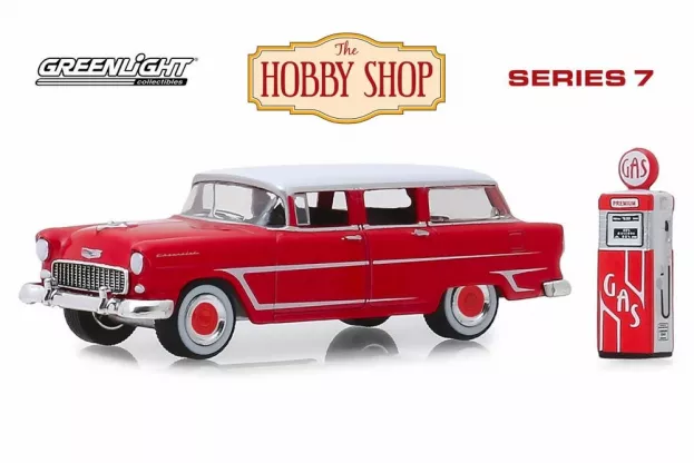 Greenlight Chevrolet Two-ten Townsman With Gas Pump 1955 1:64 97070A
