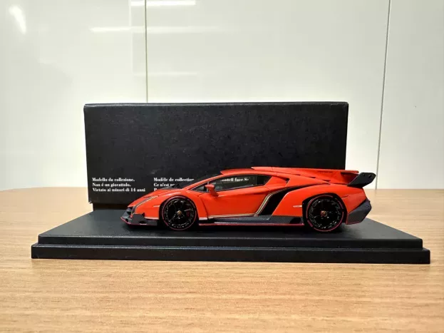 Looksmart Lamborghini Veneno 2013 1:43 LS409G