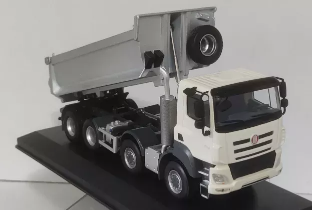IXO Models Tatra Phoenix Euro 6 8x8 Truck Cassone Ribaltabile 4-assi 2016 1:43 TRU035B-ST