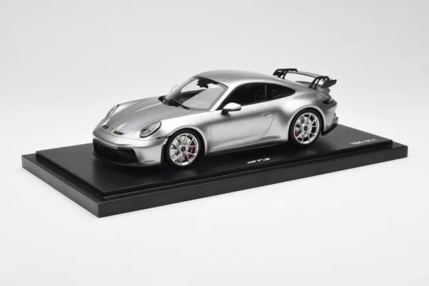 Minichamps Porsche 911 992 Gt3 Coupe 2021 Con Vetrina With Showcase 1:18 WAP0211510M004