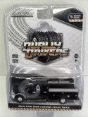 Greenlight Dually Drivers 1:64 2018 Ram 3500 Laramie Crane Truck 46050B 