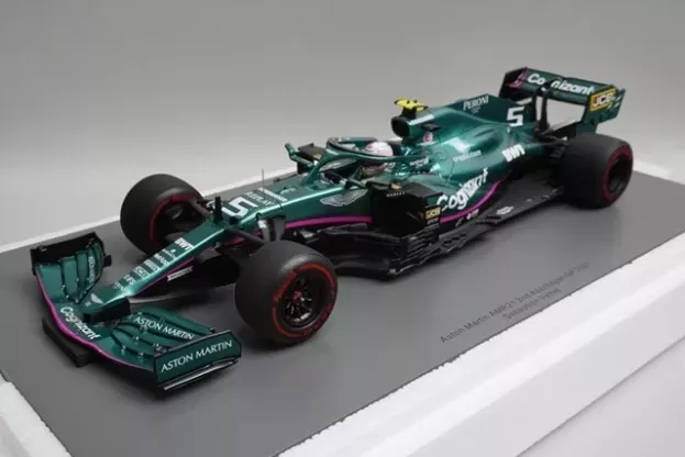 Spark Aston Martin F1 Amr21 Mercedes M12 Eq Power+ Team Cognizant Formula One N 5 2nd Azerbaijan Gp With Pit Board 2021 Sebastian Vettel 1:18 18S598