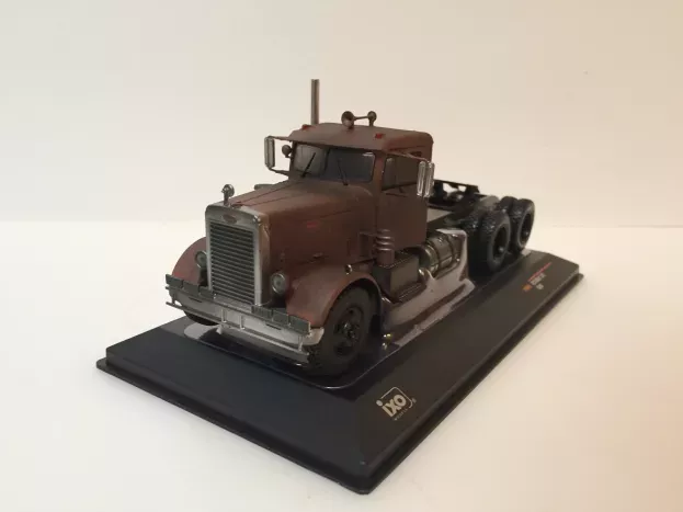 IXO Models Peterbilt 281 Tractor Truck Rusty Version 3-assi 1956 1:43 TR049