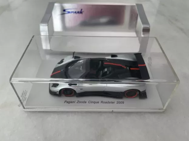 Spark Pagani Zonda 5 Cinque Roadster 2009 1:43 S2006
