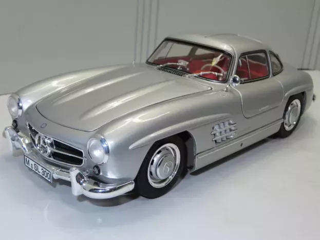 Schuco Mercedes 300sl Coupe Gullwing w198 1954 1:18 450045000