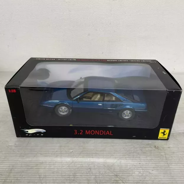 Hot Wheels Ferrari Mondial8 3.2 1985 1:18 P9890