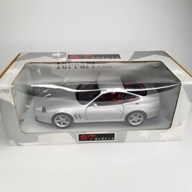 UT Models Ferrari F550 Maranello 1996 1:18 22122