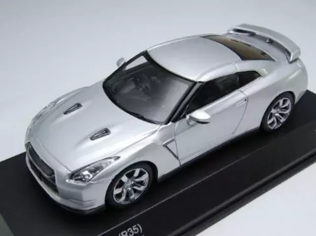 Kyosho Nissan Gt-r Coupe r35 2-door 2008 1:43 03741MS