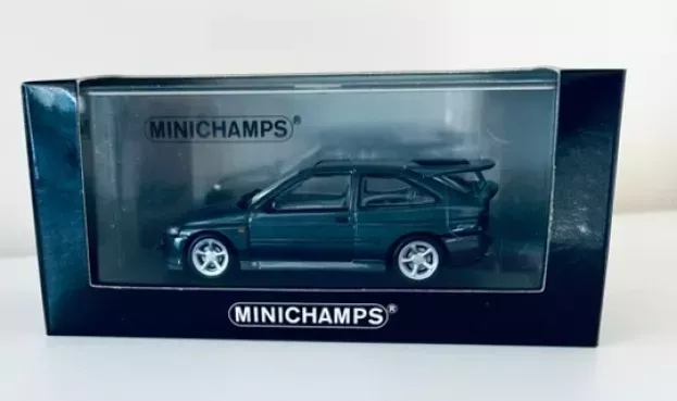 Minichamps Ford Escort Cosworth 1992 1:43 430082107