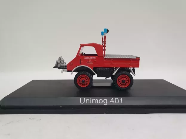 Schuco Mercedes Unimog 401 4x4 Fire Engine 1:43 03118