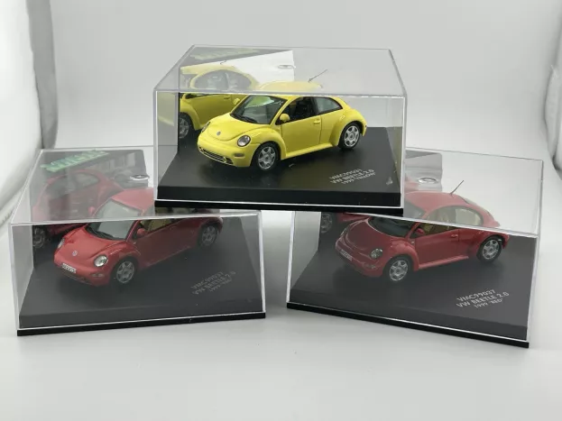 Vitesse Volkswagen New Beetle 1999 With 2 Figures 1:43 17552