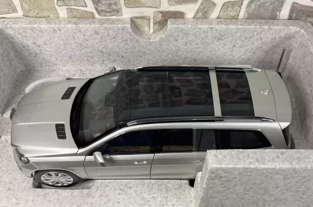Norev Mercedes Gl-class 2012 1:18 B66960097