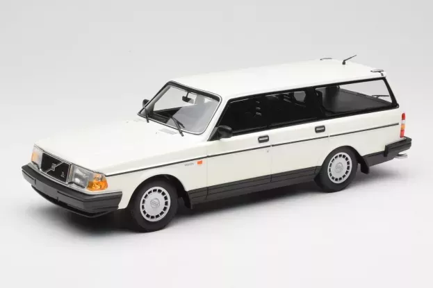 Minichamps Volvo 240gl Break 1986 1:43 171412
