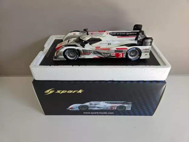 Spark Audi R18 E-tron Quattro Hybrid Diesel Team Audi Sport Joest N 3 3rd 24h Le Mans 2013 L.di Grassi M.gene O.jarvis 1:18 18S110