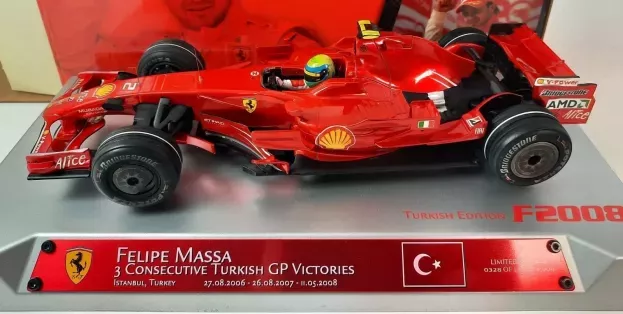 Hot Wheels Ferrari F1 F2008 N 2 3 Consecutive Turkish Gp Victories 2008 Felipe Massa 1:18 M0550