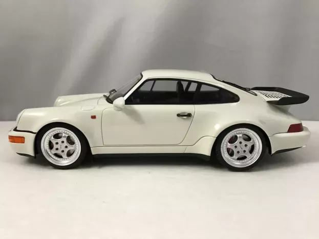 GT Spirit Porsche 911 964 Turbo 3.6 Coupe 1993 1:18 ZM070