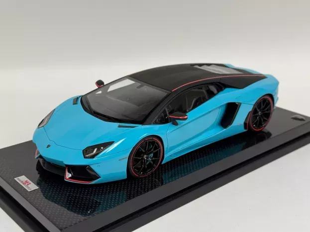 MR Models Lamborghini Aventador Lp700-4 Pirelli Edition 2012 1:18 LAMBO06PA