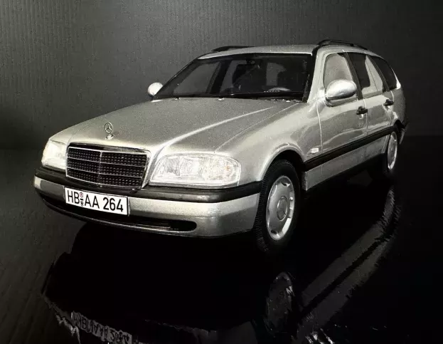 BoS Models Mercedes C-class C200 s202 Station Wagon 1996 1:18 BOS029