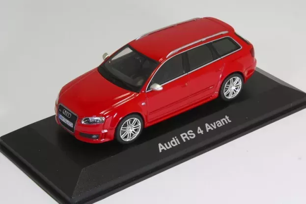 Minichamps Audi A4 Rs4 Avant 2006 1:43 5010509213