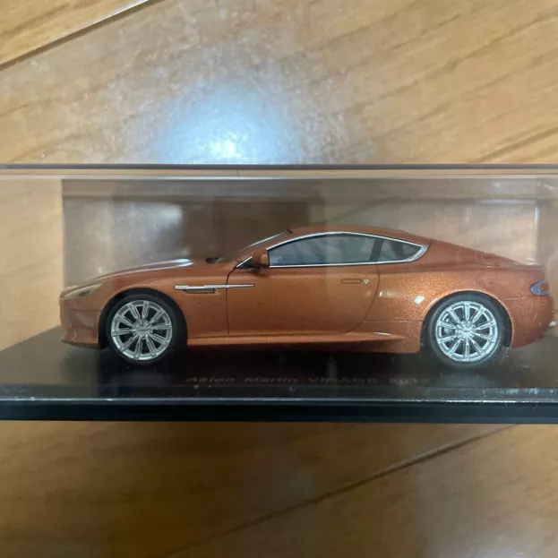 Spark Aston Martin Virage Coupe 2012 1:43 S2168