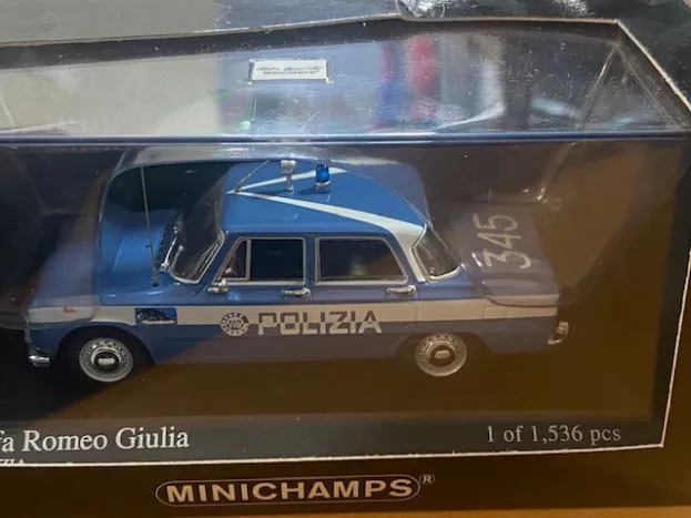 Minichamps Alfa Romeo Giulia Polizia 1970 1:43 400120991