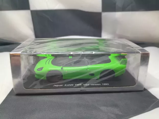Spark Jaguar Xj 220 Twr Road Version 1993 1:43 S0769