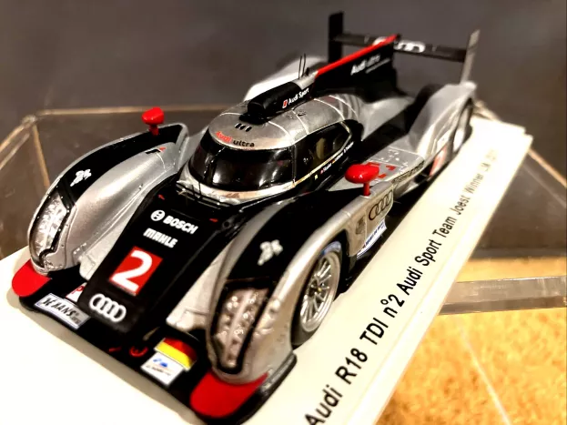 Spark Audi R18 Tdi Team Audi Sport Joest N 2 Winner 24h Le Mans 2011 M.fassler A.lotterer B.treluyer 1:43 43LM11