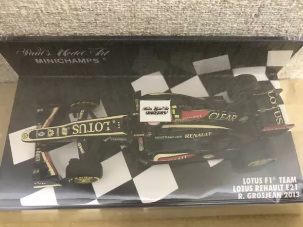 Minichamps Lotus F1 E21 Team Renault N 8 Race Version 2013 Romain Grosjean 1:43 410130008