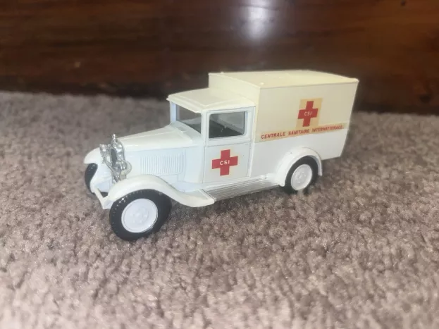Solido Citroen C4 Van Ambulance Csi Centrale Sanitaire Internationale Health Center International Ambulanza 1:43 4411