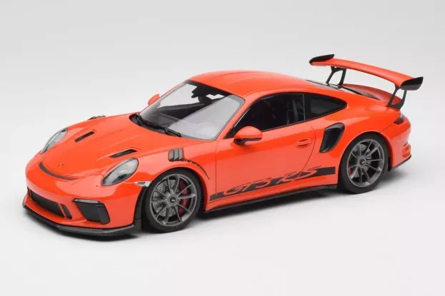 Minichamps Porsche Porsche 911 991-2 Gt3 Rs Coupe 2019 Platinum Wheels 1:18 155068225