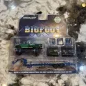 Greenlight 30054 Bigfoot #1 Ford F-250 Monster Truck on Gooseneck Green Machine