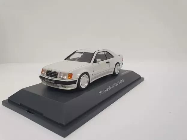 Schuco Mercedes E-class 300ce 24v Amg 6.0 Coupe 1994 1:43 450914000