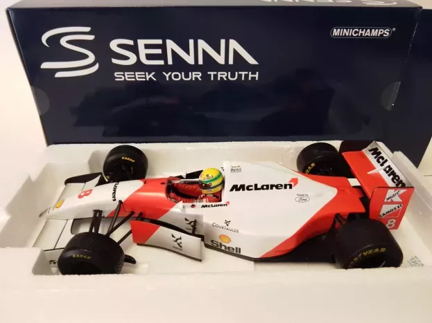 Minichamps Mclaren F1 Ford Mp4 8 V8 Team Marlboro N 8 Winner European British Donington Park Gp With Flag Dirty Version 1993 Ayrton Senna 1:18 540933818