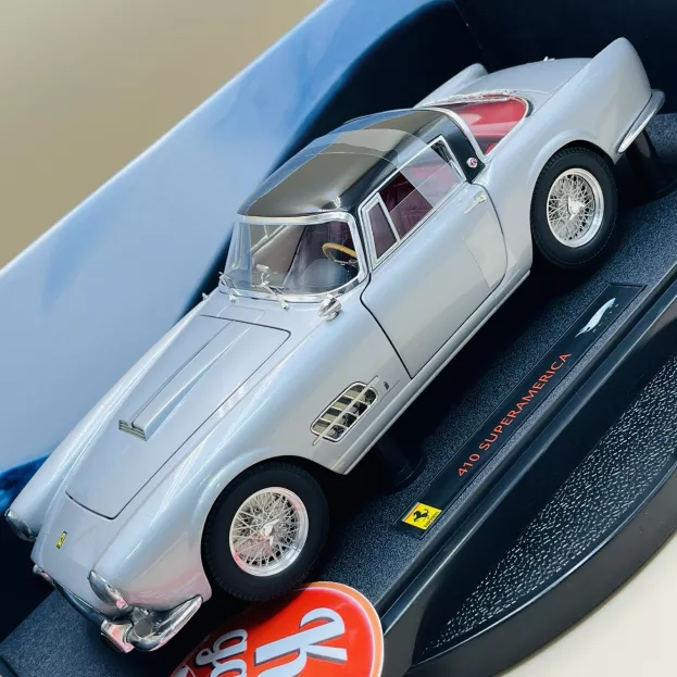 Hot Wheels Ferrari 410 Superamerica 1956 1:18 N2048