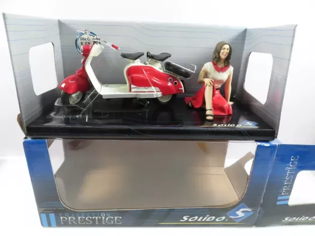 Solido Innocenti Lambretta Ld125 1956 With Figures Pin-up 1:10 110005