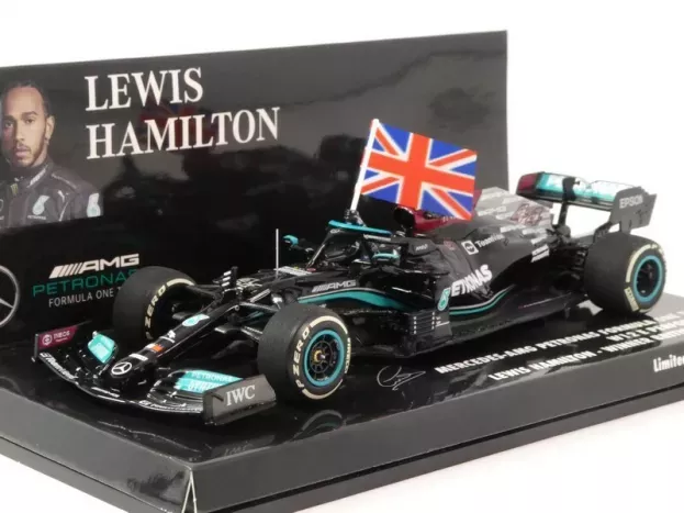 Minichamps Mercedes F1 W12 Mercedes M12 Eq Power+ Team Amg Petronas Motorsport Formula One N 44 Winner British Silverstone Gp With Flag 2021 Lewis Hamilton 1:43 410211144