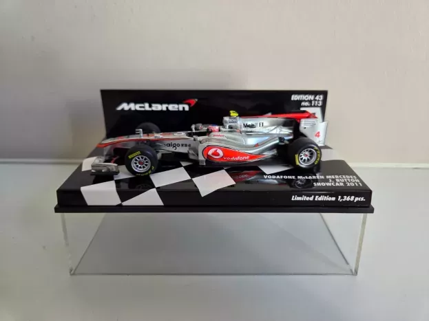 Minichamps Mclaren F1 Mp4-26 N 4 Gp Showcar 2011 J.button 1:43 530114374