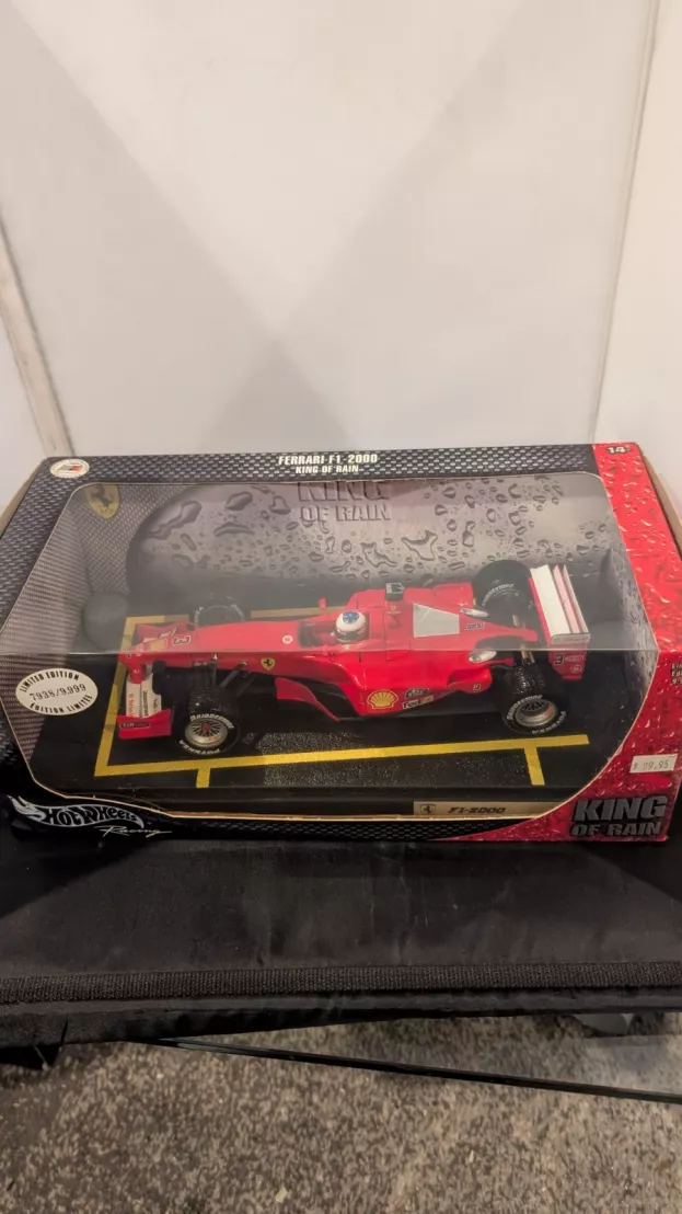 Hot Wheels Ferrari F1 F2000 N 3 King Of Rain M.schumacher Season 2000 World Champion sponsor 1:18 50909
